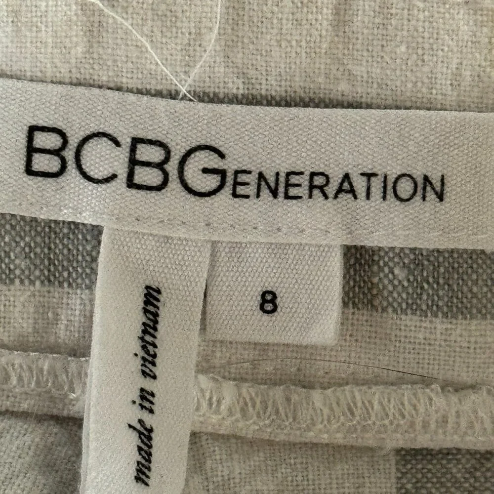 BCBGeneration linen/cotton gray/ivory striped mom shorts size 8